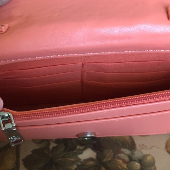 Badgley Mischka Diamond Quilted Crossbody with Pearls NWT - Picture 9 of 9